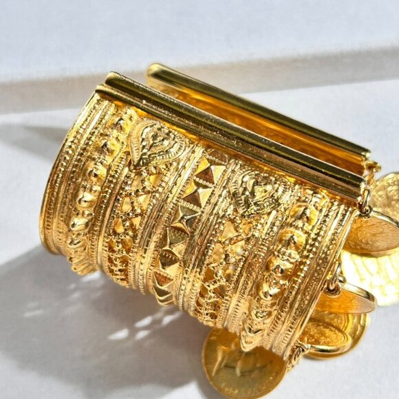 Ben-Amun gold cuff with coins bracelets <Rihanna> - Picture 10 of 13